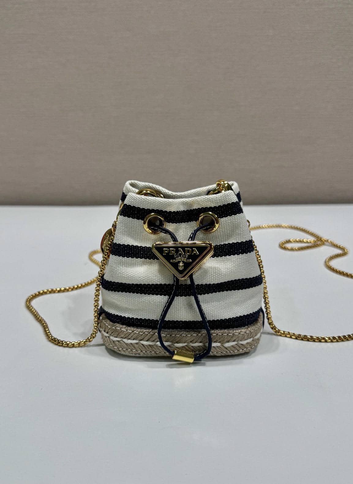 021Series-Bucket